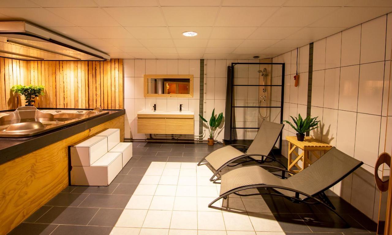 Luxus Familienvilla Mit Jacuzzi & Sauna Tzummarum Eksteriør billede